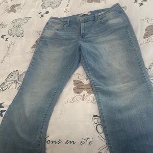 Lévis 505 straight leg jeans size 14 , stretch , nice back pocket detail.